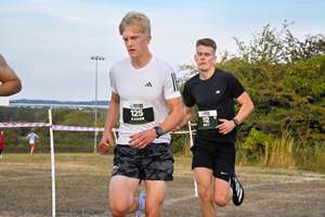 Download race photo <a href='Large/img_0963.jpg' class='lightbox-download'>here</a>