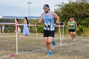 Download race photo <a href='Large/img_1076.jpg' class='lightbox-download'>here</a>