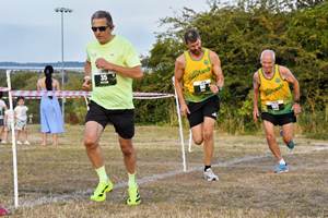 Download race photo <a href='Large/img_1111.jpg' class='lightbox-download'>here</a>