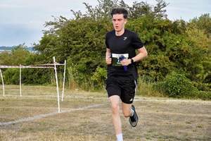 Download race photo <a href='Large/img_1290.jpg' class='lightbox-download'>here</a>