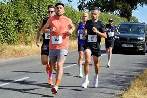 Download race photo <a href='Large/img_0988.jpg' class='lightbox-download'>here</a>