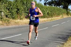 Download race photo <a href='Large/img_1111.jpg' class='lightbox-download'>here</a>