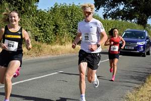 Download race photo <a href='Large/img_1222.jpg' class='lightbox-download'>here</a>